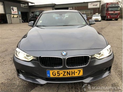 BMW 3-serie - 320d 163pk 8-traps aut.+ f1 exe sedan - xenon - navi - leer - sportinter + onderstel - - 1