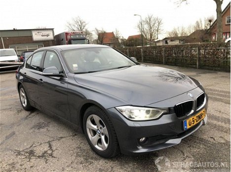 BMW 3-serie - 320d 163pk 8-traps aut.+ f1 exe sedan - xenon - navi - leer - sportinter + onderstel - - 1