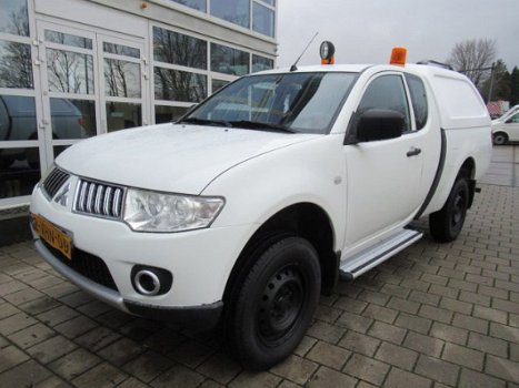 Mitsubishi L 200 - 2.5DiD Club Cab 4WD 4X4 - 1