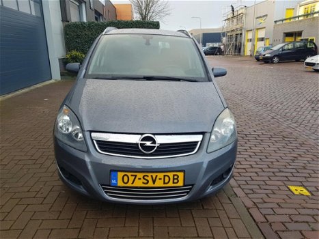Opel Zafira - 1.6 Executive navi/airco/lmv/7p/parkeersensoren/apk - 1