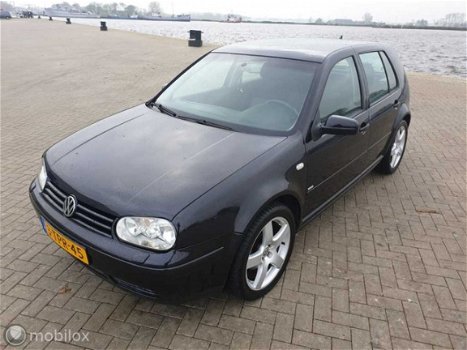 Volkswagen Golf - 1.6-16V FSI Sportline - 1