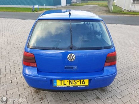 Volkswagen Golf - 1.8-5V Highline - 1