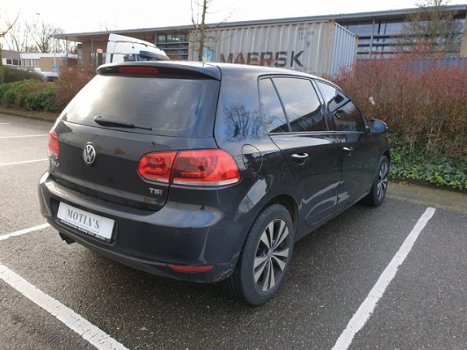 Volkswagen Golf - 1.4 TSI Highline Airco/Panoramadak/Navigatie/Parkeersensoren/Stoelverwarming/Apk - 1