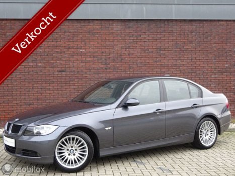 BMW 3-serie - 320i Executive - 1