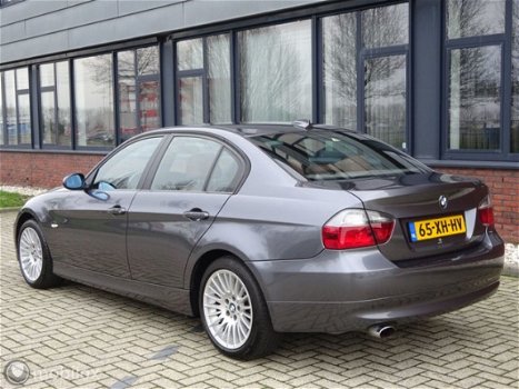 BMW 3-serie - 320i Executive - 1