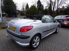 Peugeot 206 CC - 1.6 16V 110dKM|Nieuwstaat|Windscherm|Stoelverwarming