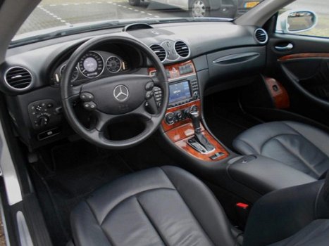 Mercedes-Benz CLK-klasse Cabrio - 200 K. AUT. NAVIGATIE/LEER/STOELVERWARMING/XENON/PARKEERSENSOREN - 1
