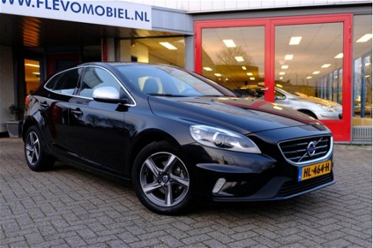 Volvo V40 - 2.0 D2 R-Design Xenon/Navi/Led-Alcantara/Enz - 1