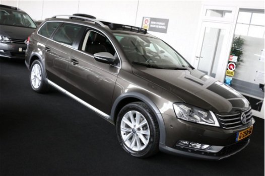 Volkswagen Passat Variant - 2.0 TDI Highline BlueMotion 4Motion ALLTRACK 4x4 DSG Aut Full Option 177 - 1