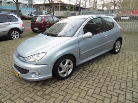 Peugeot 206 - 2.0 16V GTi - 1