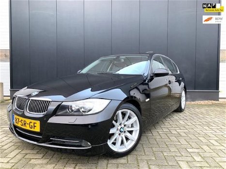 BMW 3-serie - 330i ORGNL/AUT/LEER/NAVI/NAP/ZR MOOI - 1