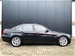 BMW 3-serie - 330i ORGNL/AUT/LEER/NAVI/NAP/ZR MOOI - 1 - Thumbnail