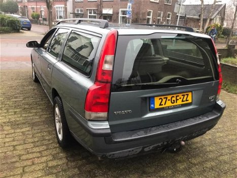 Volvo V70 - 2.4 Comfort Line Automaat Clima - 1