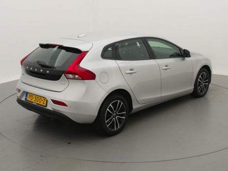 Volvo V40 - 2.0 T2 122PK Nordic+ (Nieuwstaat ) - 1