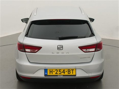 Seat Leon - 1.6 TDI 110PK Style Bussines (XENON/LEDER/NAVI) - 1