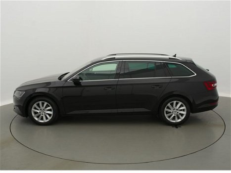 Skoda Superb Combi - 1.6TDI 110PK Style Bussines(NAVI/TREKHAAK/CAMERA) - 1