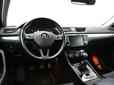 Skoda Superb Combi - 1.6TDI 110PK Style Bussines(NAVI/TREKHAAK/CAMERA) - 1