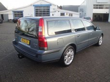 Volvo V70 - 2.4 T Luxury Line Leer Youngtimer incl. garantie, beurt+d.riem en APK