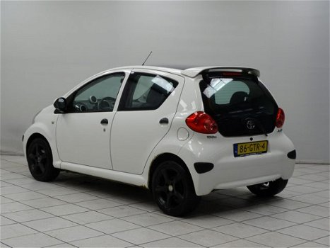 Toyota Aygo - 1.0-12V + 5-Drs. Airco Lmv Carbon edition - 1