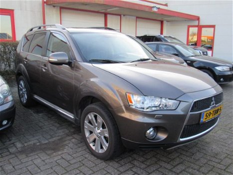 Mitsubishi Outlander - 2.2 DI-D Edition Two TC-SST Automaat 4WD 7-pers - 1