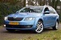 Skoda Octavia Combi - 1.4 TSI Greentech Elegance Businessline Automaat/Xenon/Pdc/Ecc/Navi/Panoramada - 1 - Thumbnail