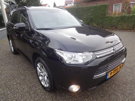 Mitsubishi Outlander - 2.0 PHEV Instyle Automaat Leer Schuifdak, Plug-in Hybrid - 1