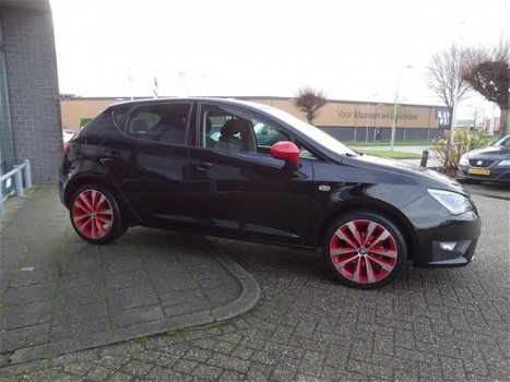 Seat Ibiza - 1.0 EcoTSI 95pk FR | Navigatie | 17 Inch | LED | Stoelverwarming | Parkeersensoren - 1