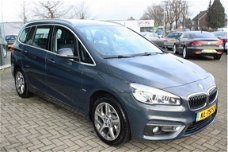 BMW 2-Serie - 216 i LUXURY LEDER / NAVI RIJKJLAAR INCL 6 MND BOVAG