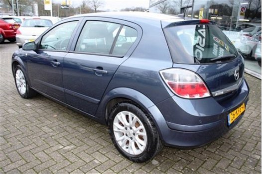 Opel Astra - 1.6 EDITION NAVIGATIE RIJKLAAR INCL 6 MND BOVAG - 1