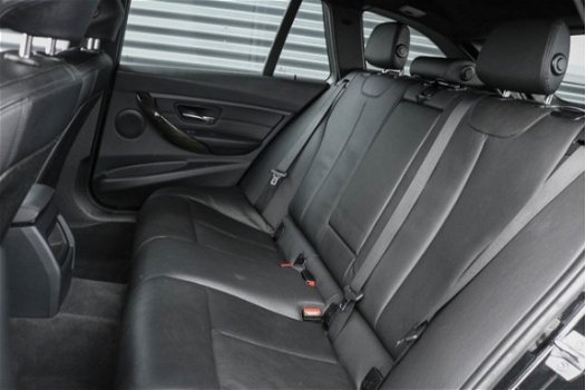 BMW 3-serie Touring - 320d Upgrade Edition Navigatie Climate Control Leder Cruise Control - 1