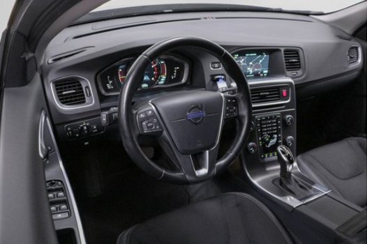 Volvo V60 - 1.6 T3 Automaat Navigatie Climate Control Lichtmetalen velgen Parkeersensoren Trekhaak a - 1