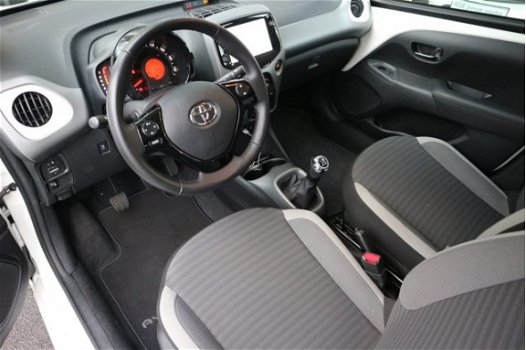 Toyota Aygo - 1.0 VVT-i x-play Navi Carplay Camera - 1