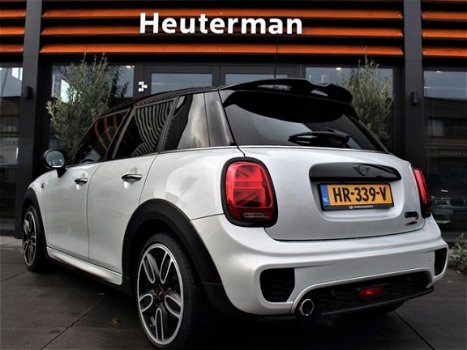 Mini Mini Cooper - 1.5 Cooper D John Cooper Works/ Navigatie/ Camera/ Union Jack - 1