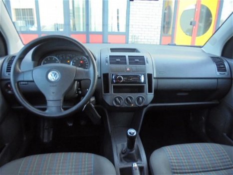 Volkswagen Polo - 1.4-16V Optive Airco. Elek. Pakket. 5-Deurs. APK 08-2020 - 1