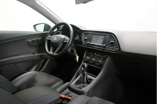 Seat Leon ST - 1.6 TDI Ecomotive Lease Sport Xenon-Led Leder/Alcantara Navigatie Parkeersensoren - 1