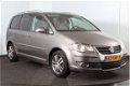 Volkswagen Touran - 2.0 TDI 140PK Highline | NAV | ECC | Afn. Trekhaak | Cruise | LM - 1 - Thumbnail