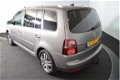 Volkswagen Touran - 2.0 TDI 140PK Highline | NAV | ECC | Afn. Trekhaak | Cruise | LM - 1 - Thumbnail