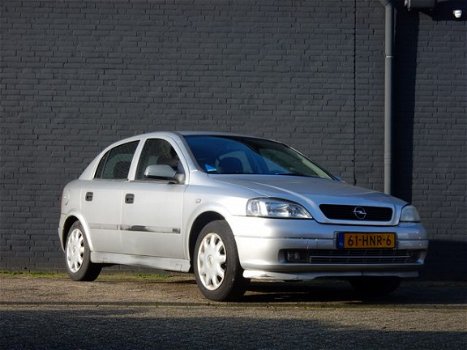 Opel Astra - 1.6 Club MEENEEMPRIJS APK t/m 09-06-20 - 1