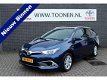 Toyota Auris Touring Sports - 1.8 Hybrid Lease pro Rijklaarprijs Navigatie-LED-Parkeersensoren voor/ - 1 - Thumbnail