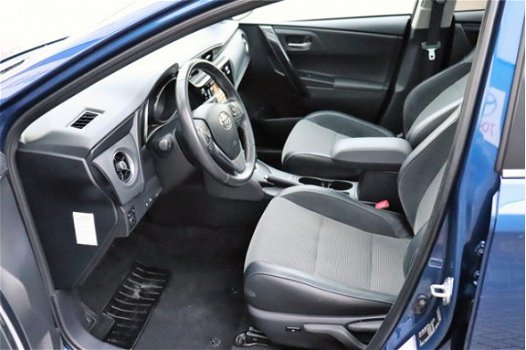 Toyota Auris Touring Sports - 1.8 Hybrid Lease pro Rijklaarprijs Navigatie-LED-Parkeersensoren voor/ - 1