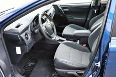 Toyota Auris Touring Sports - 1.8 Hybrid Lease pro Rijklaarprijs Navigatie-LED-Parkeersensoren voor/