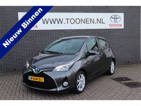 Toyota Yaris - 1.5 Hybrid Dynamic Special Rijklaarprijs Navigatie-Airco-Lichtmetalen velgen - 1