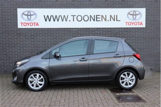 Toyota Yaris - 1.5 Hybrid Dynamic Special Rijklaarprijs Navigatie-Airco-Lichtmetalen velgen - 1