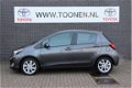 Toyota Yaris - 1.5 Hybrid Dynamic Special Rijklaarprijs Navigatie-Airco-Lichtmetalen velgen - 1 - Thumbnail