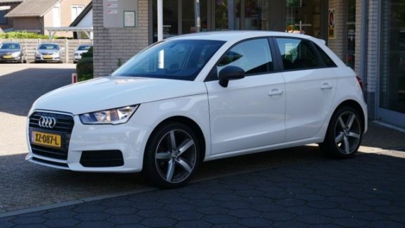 Audi A1 - 1.0 TFSI Advance *Clima//Navi//Lm - 1