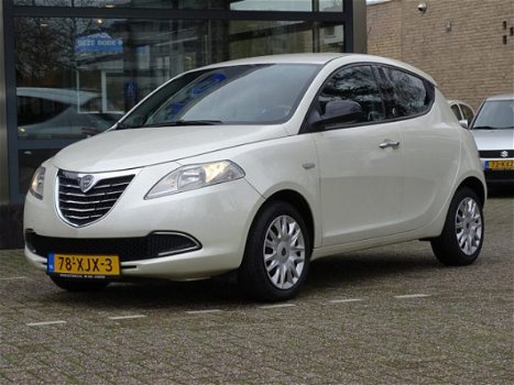 Lancia Y(psilon) - Ypsilon 1.2 8V Gold Eco Chic LPG-G3 Airco Motorstoring - 1