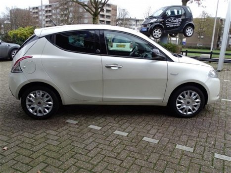 Lancia Y(psilon) - Ypsilon 1.2 8V Gold Eco Chic LPG-G3 Airco Motorstoring - 1