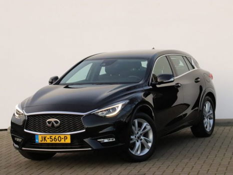 Infiniti Q30 - 1.6t Premium 120PK / NAVI - 1