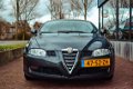 Alfa Romeo GT - 2.0 JTS Distinctive Selespeed SEMI-AUTOMAAT/ LEDER/ NAVIGATIE/ ECC/ CV/ LMV/ 1E EIGE - 1 - Thumbnail