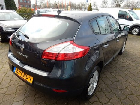 Renault Mégane - 2.0 Dynamique / Navi / Automaat / Navi / Automaat / - 1